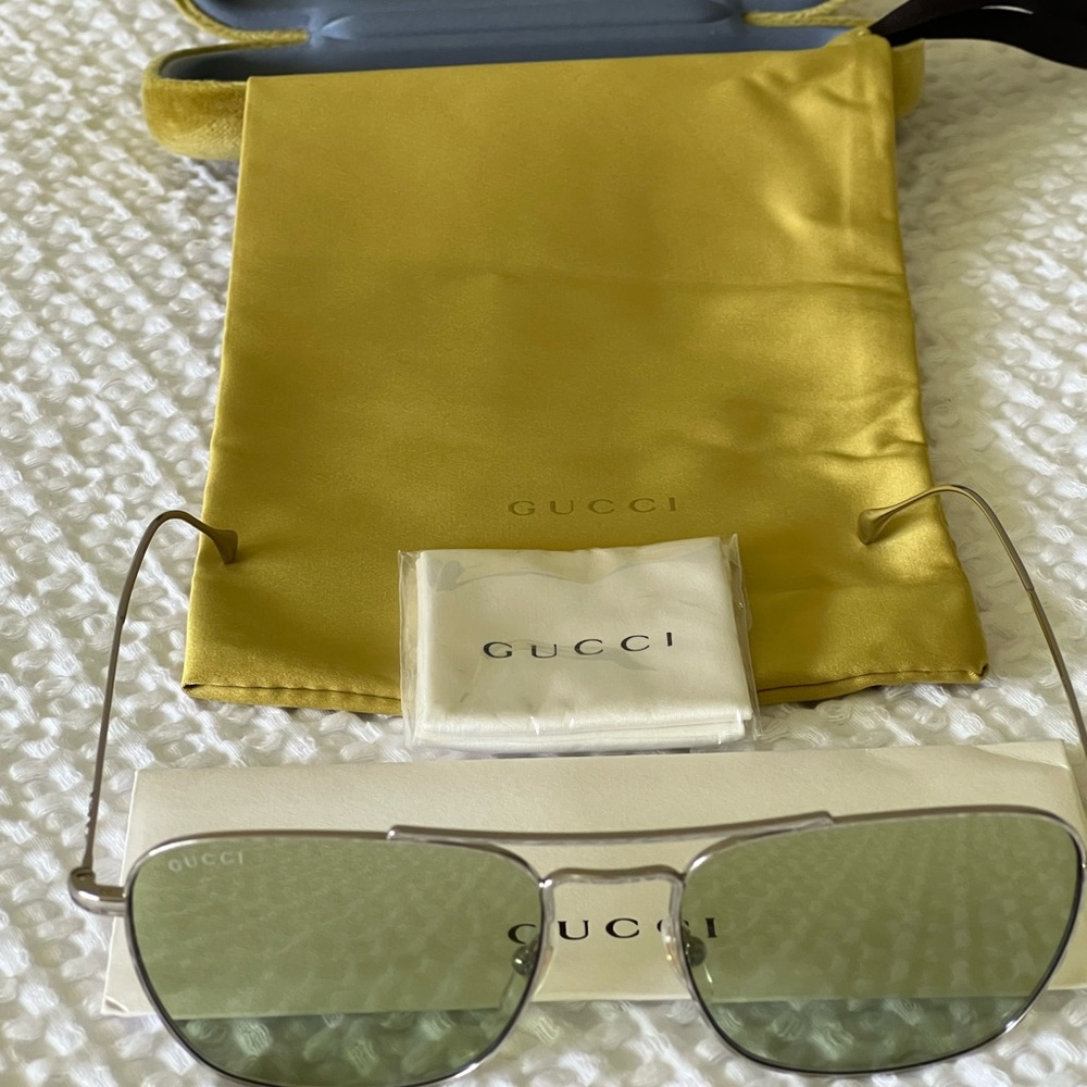 NWT GUCCI SUNGLASSES